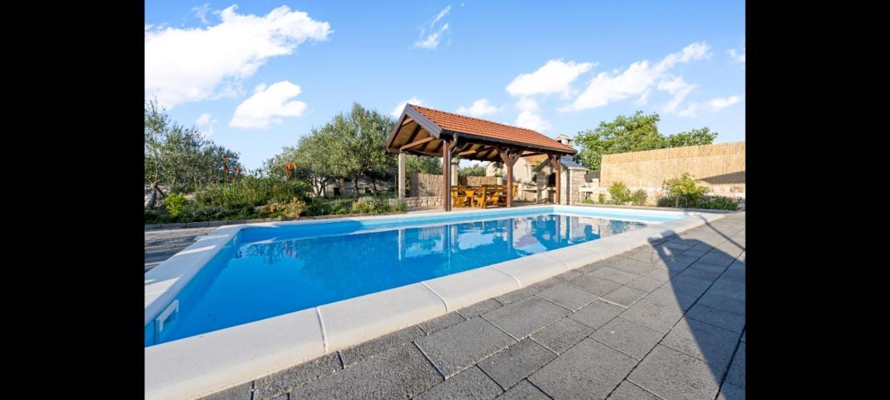 Olive Tree House With Jacuzzi, Wifi And 40M2 Pool Villa Siritovci Exterior foto