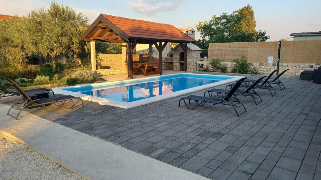 Olive Tree House With Jacuzzi, Wifi And 40M2 Pool Villa Siritovci Exterior foto