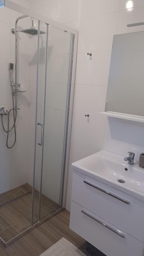 Olive Tree House With Jacuzzi, Wifi And 40M2 Pool Villa Siritovci Exterior foto