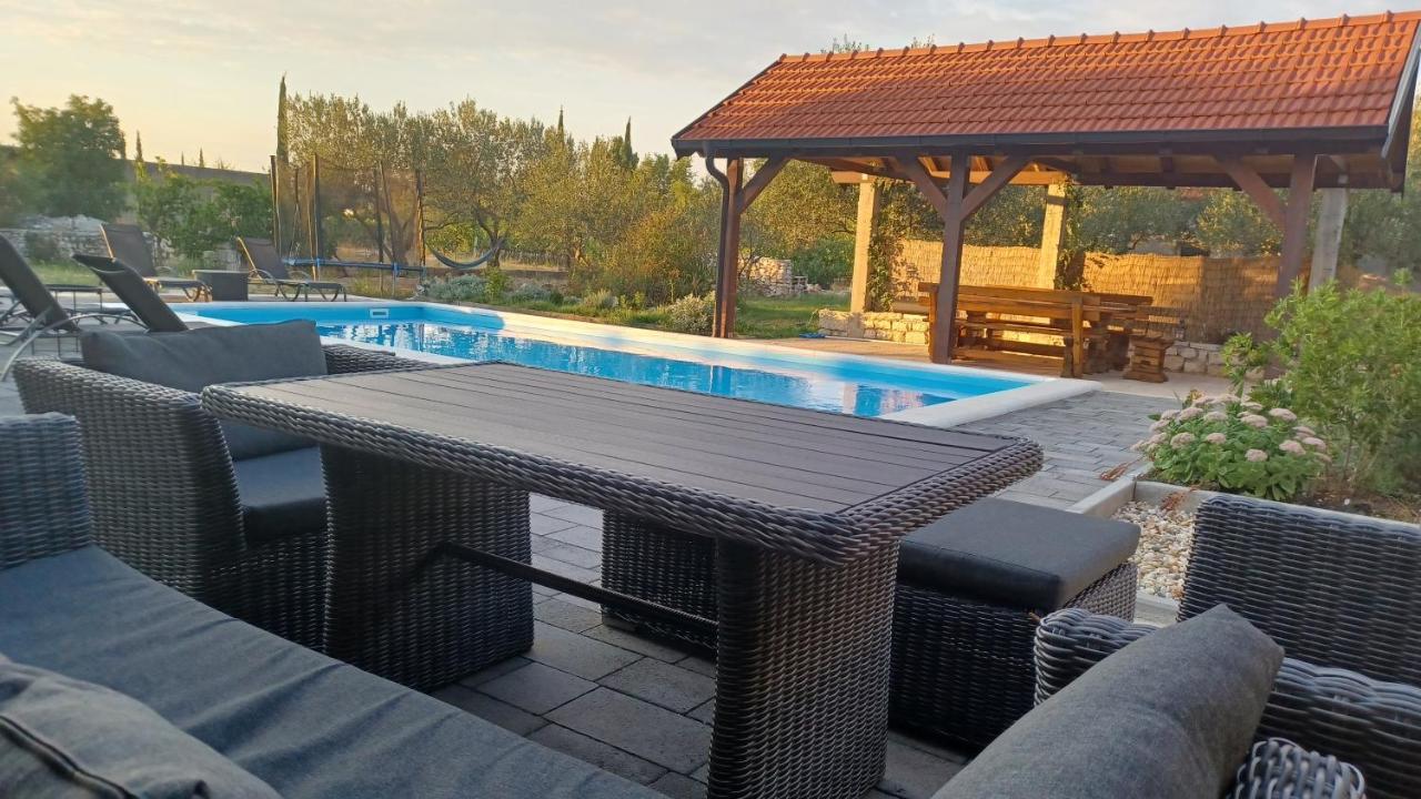 Olive Tree House With Jacuzzi, Wifi And 40M2 Pool Villa Siritovci Exterior foto