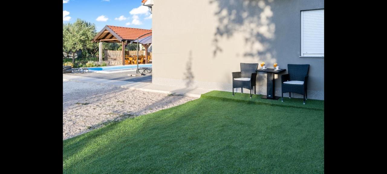 Olive Tree House With Jacuzzi, Wifi And 40M2 Pool Villa Siritovci Exterior foto