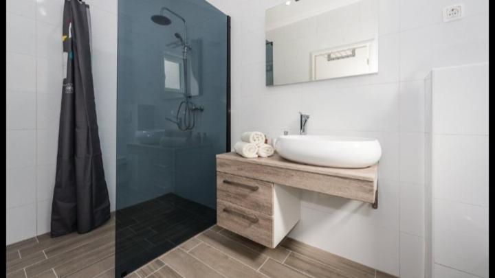 Olive Tree House With Jacuzzi, Wifi And 40M2 Pool Villa Siritovci Exterior foto