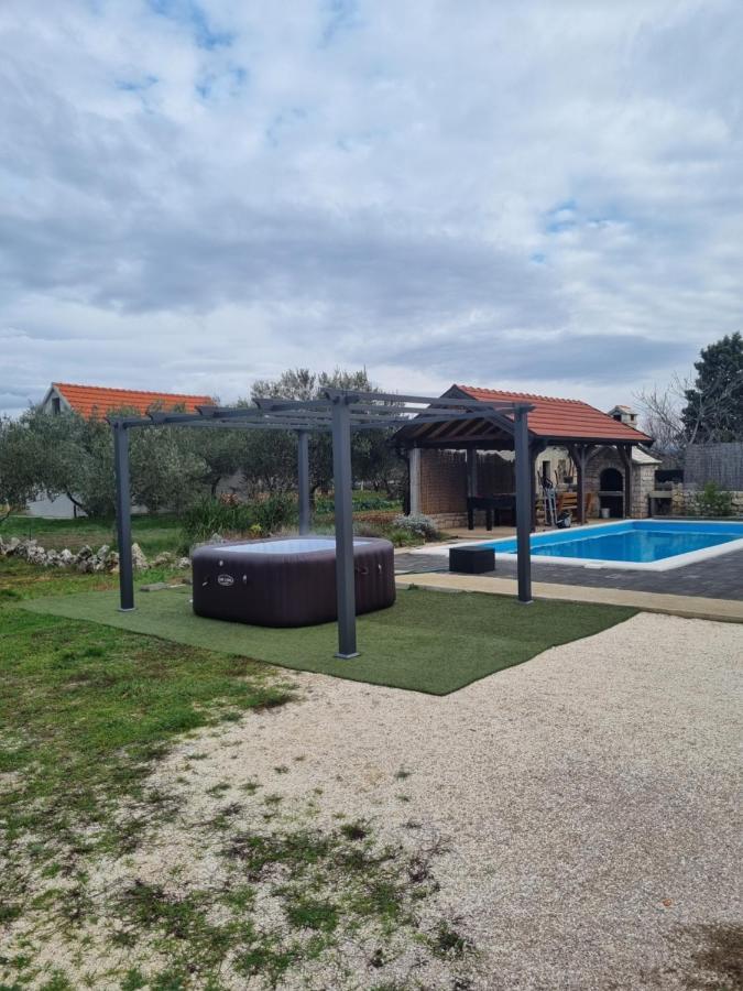 Olive Tree House With Jacuzzi, Wifi And 40M2 Pool Villa Siritovci Exterior foto