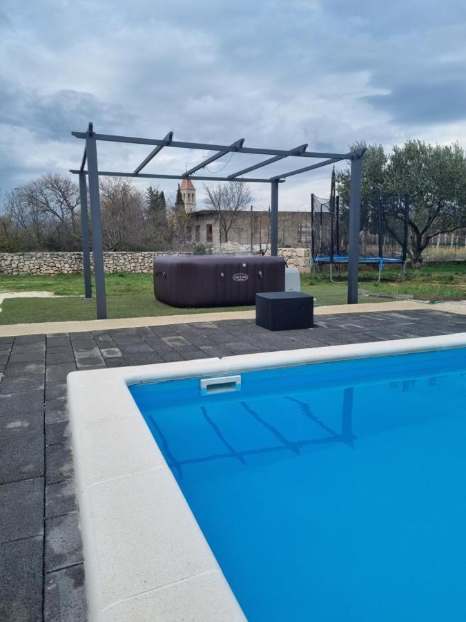Olive Tree House With Jacuzzi, Wifi And 40M2 Pool Villa Siritovci Exterior foto